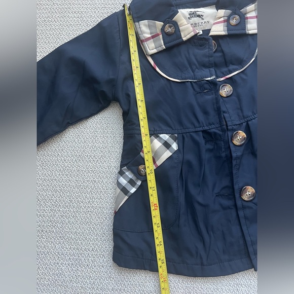 Beautiful Burberry baby girl coat 2-3 years - Picture 7 of 10